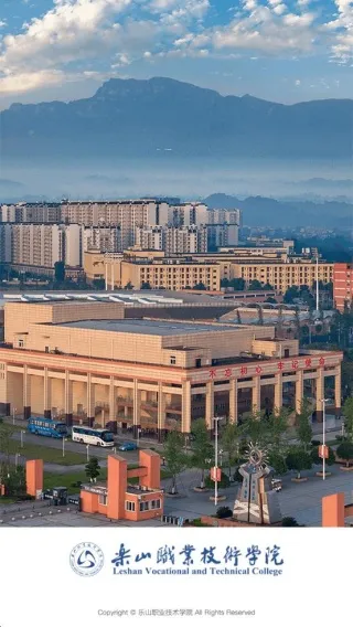 �ǻ���ְ(У԰����̨)